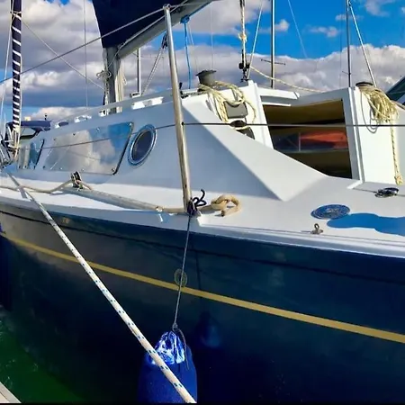 Barca A Vela Blue Marlin Botel Rosignano Solvay